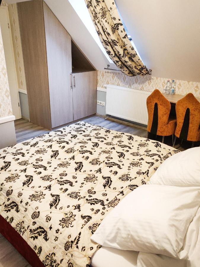 Dom Weselny Pod Kasztanem Hotel Luban Luaran gambar