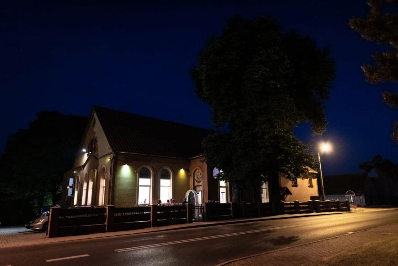 Dom Weselny Pod Kasztanem Hotel Luban Luaran gambar